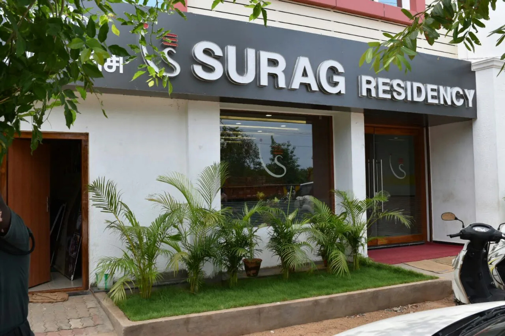 Отель Surag Residency