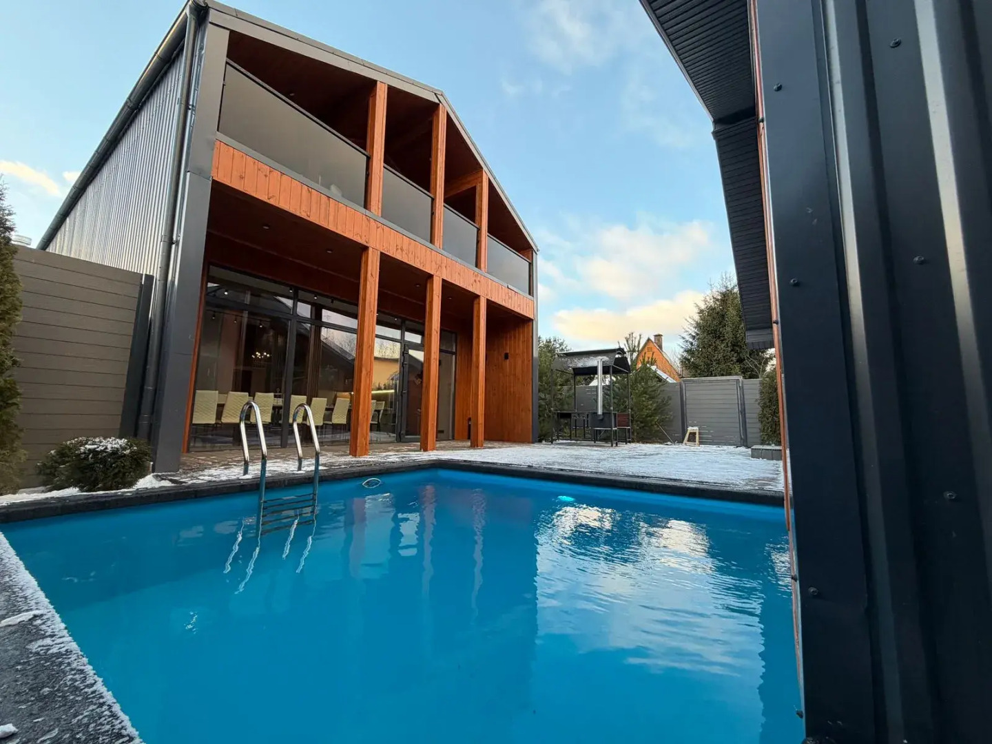 Частный Дом с Баней и Бассейном в Ликино