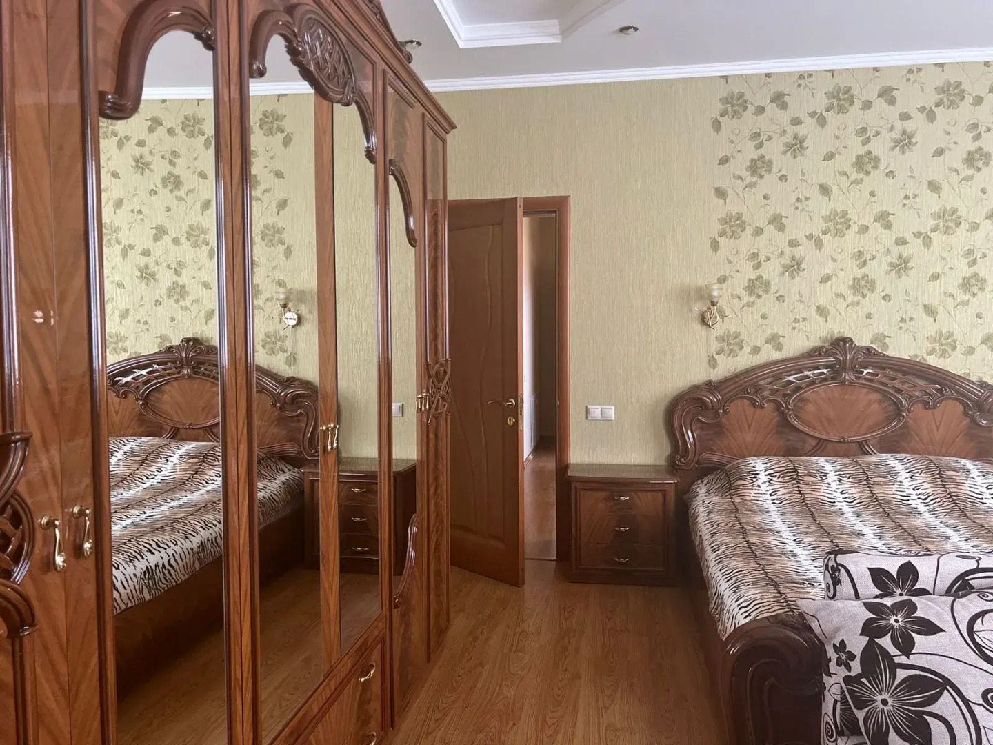 Частный дом Veles House Дружбы 15