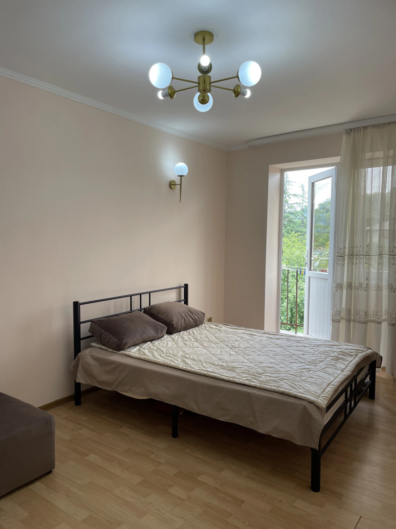 Квартира Однокомнатная квартира в Сухуми