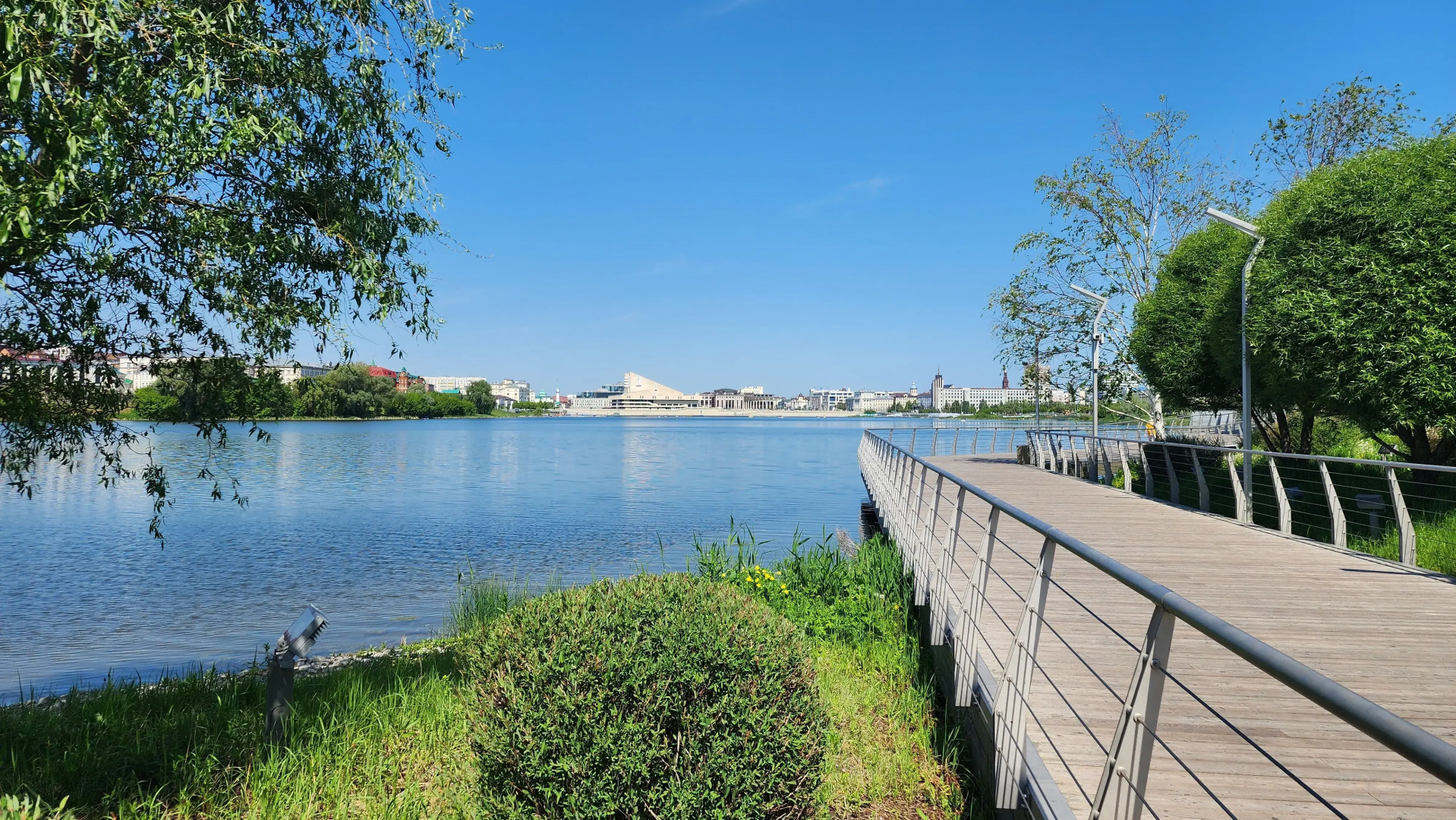 Апартаменты WinWin (ВинВин) в центре на набережной озера Кабан