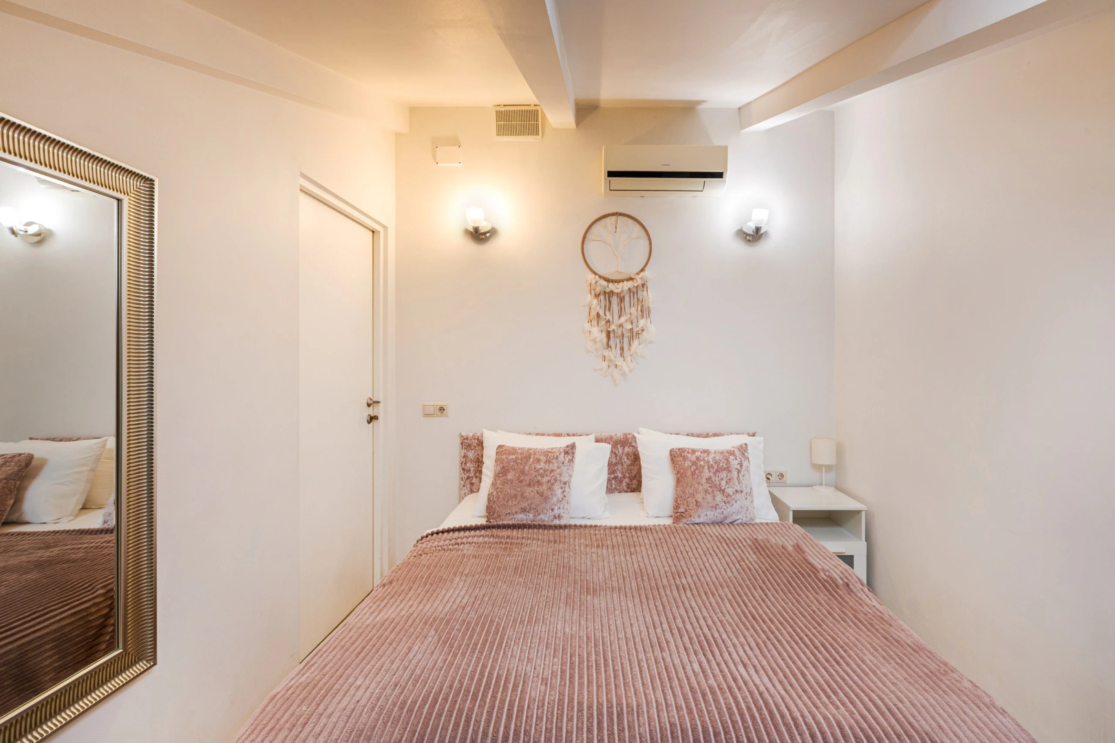 Апартаменты Superior Aparts Seleznyov Sky 1