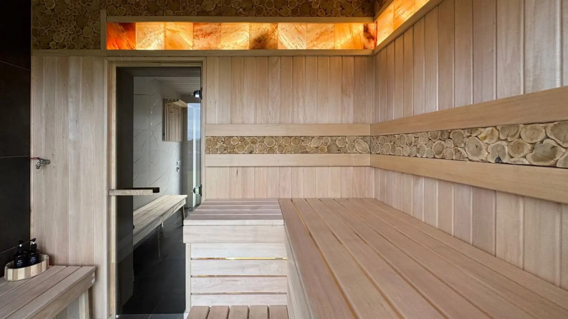 Частный дом c собственным бассейном и зоной барбекю Apart-Deluxe Легенды моря