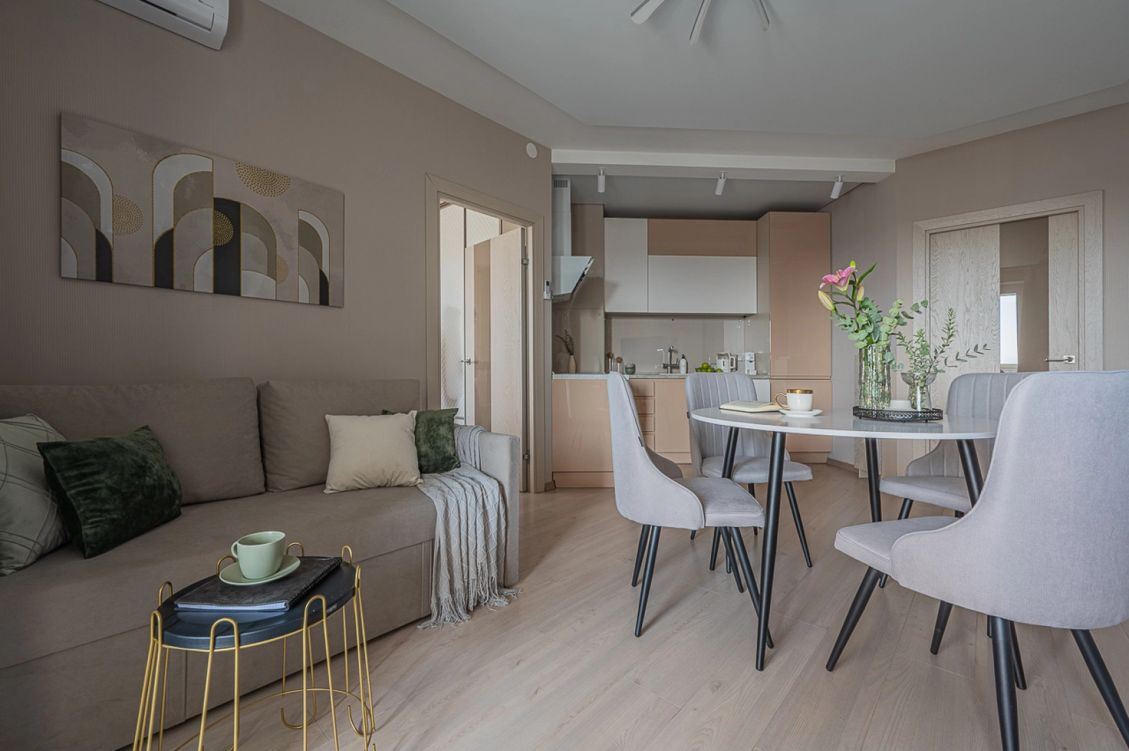 Квартира премиум класса с джакузи, сауной и панорамным видом