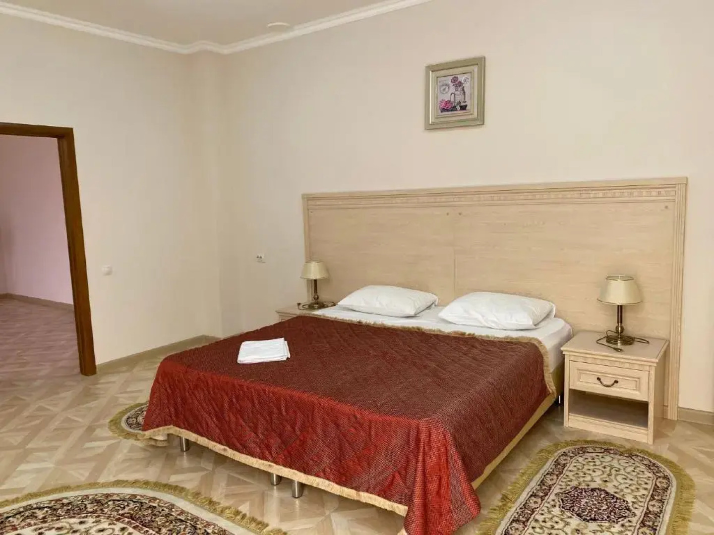 Отель Continent