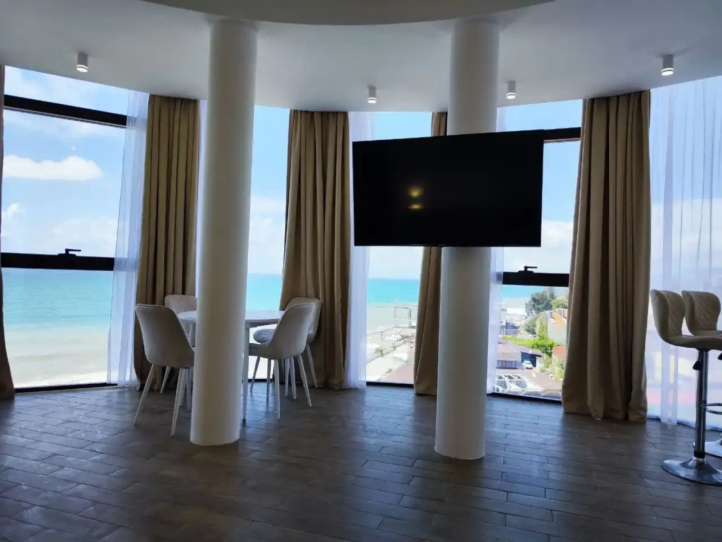 Апартаменты просторные с видом на море