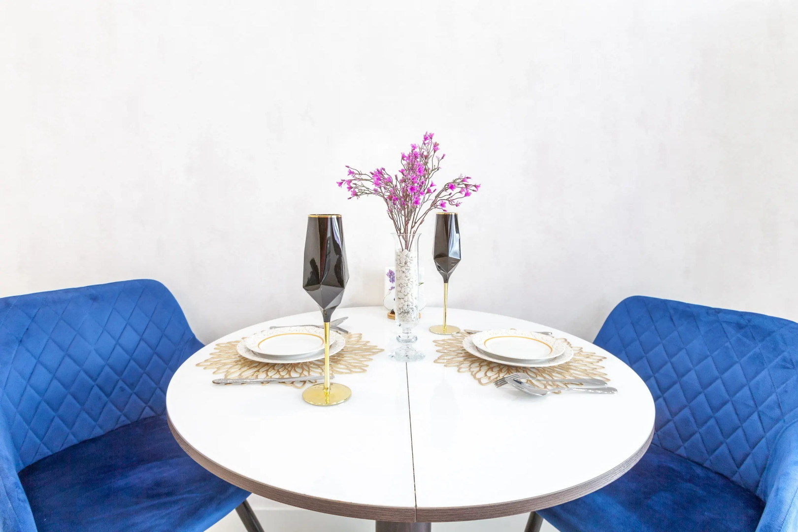 Апартаменты Дизайнерские Апарименты с видом на настоящую Космическую Ракету Союз в Центре Самары