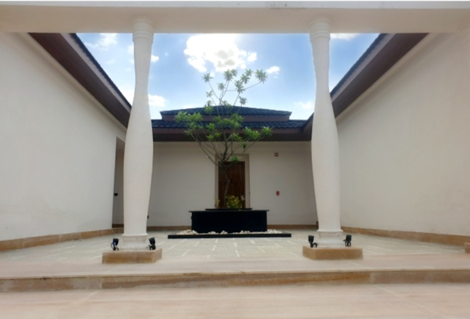 Отель Cabbana Resort & Spa