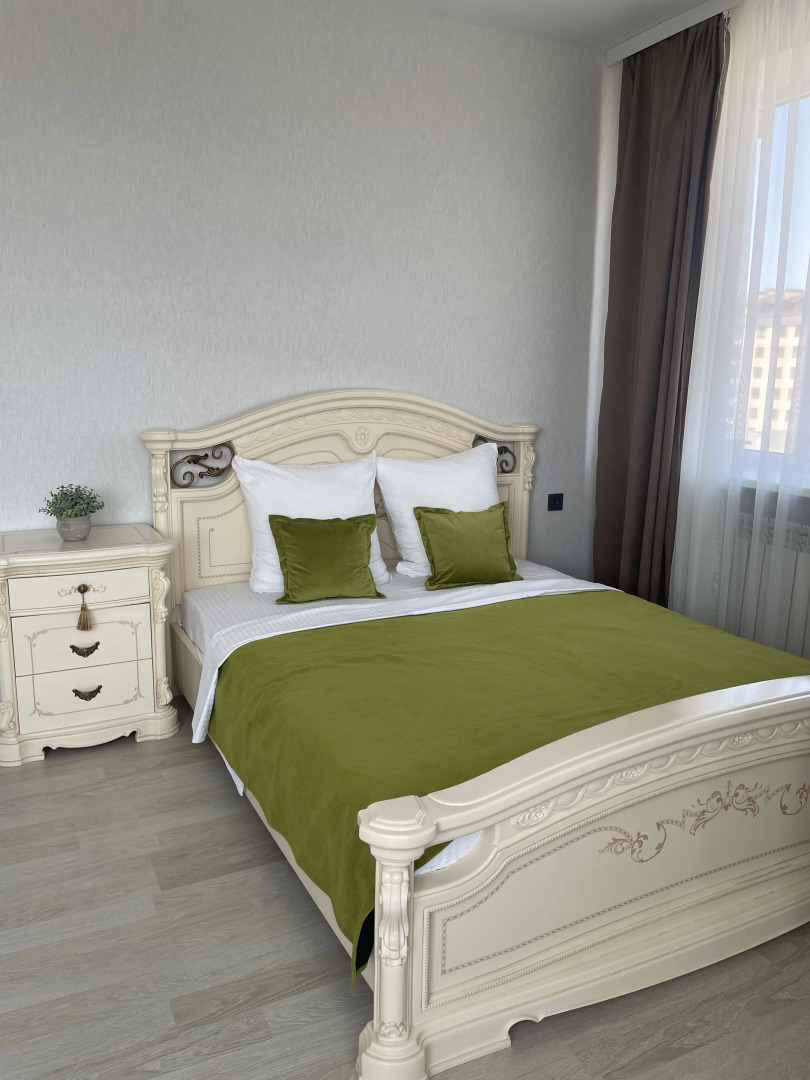 Квартира Просторная на Курсантов Кировцев