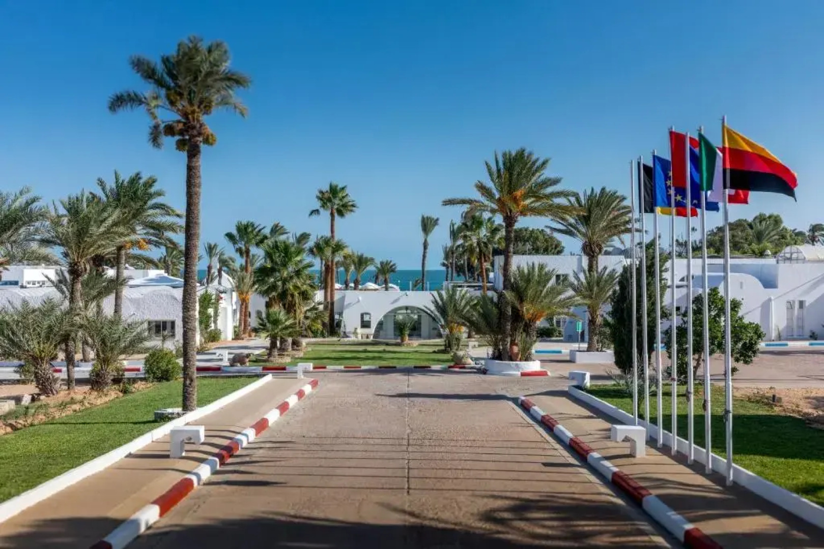 Курортный отель Hari Club Beach