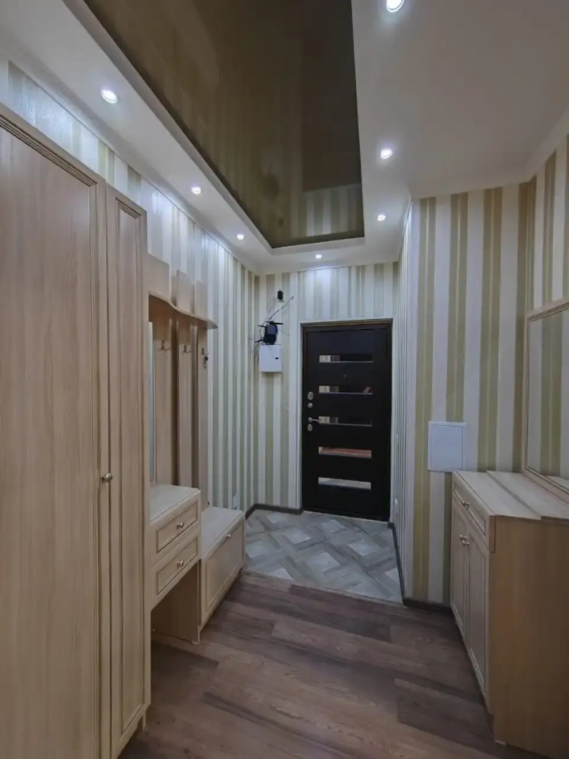 Квартира Трехкомнатная возле ТРЦ Аура