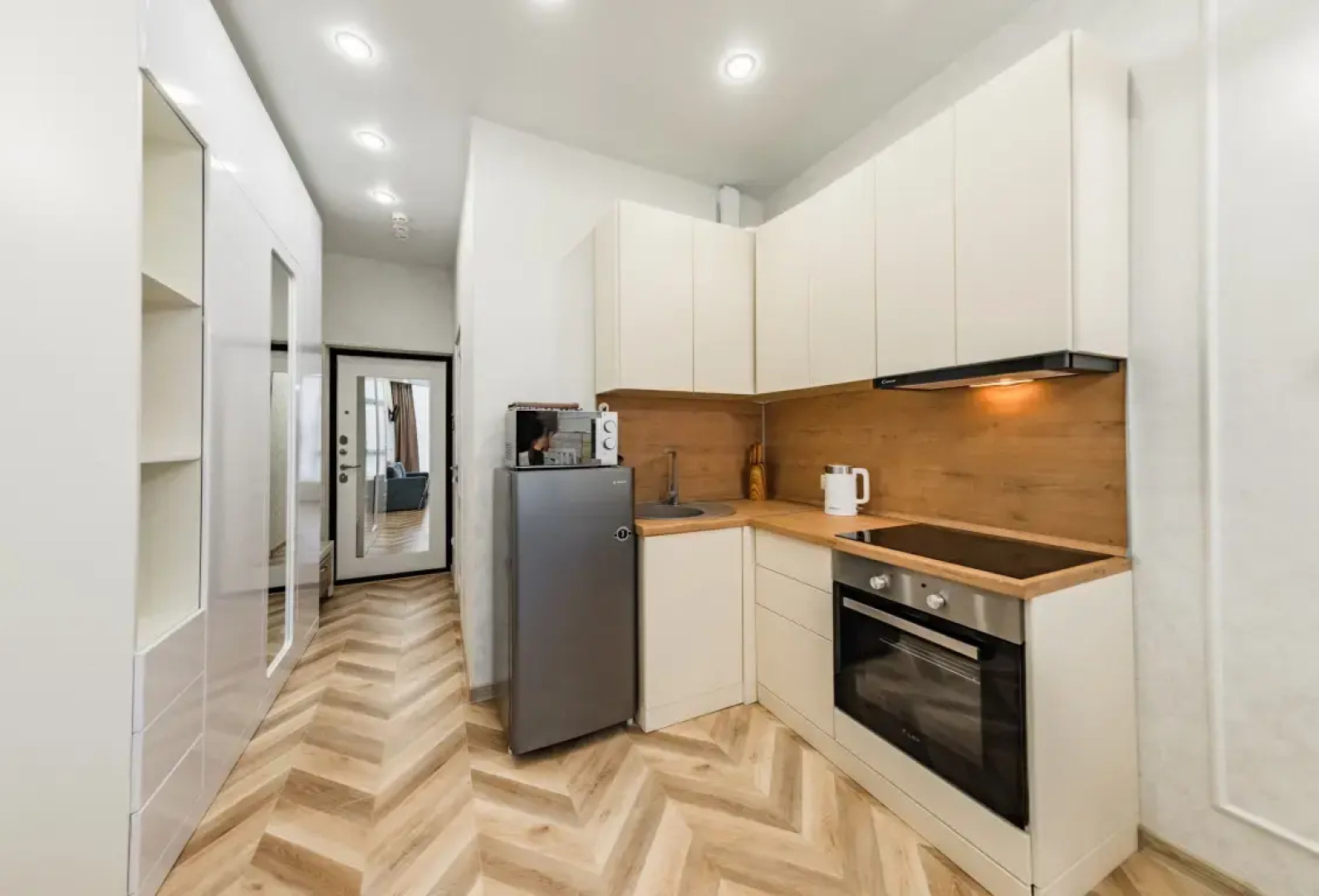 Апартаменты ЖК Метрополь у парка Дендрарий с бассейном