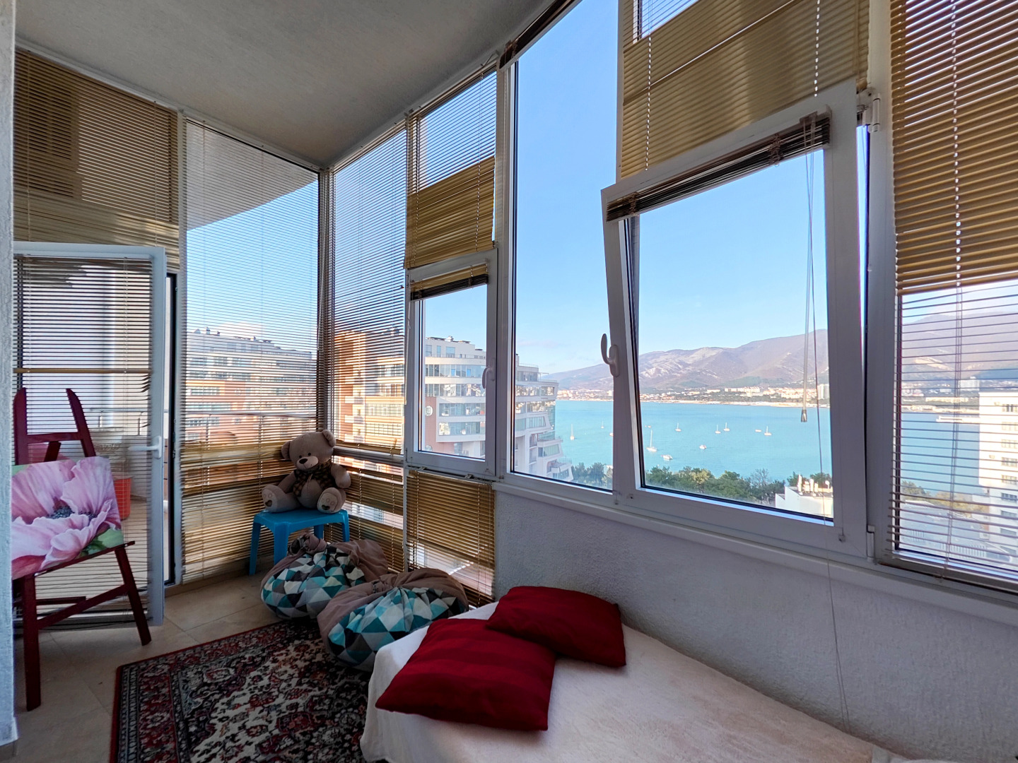 Апартаменты Двухкомнатная Квартира с Видом на Геленджикскую Бухту