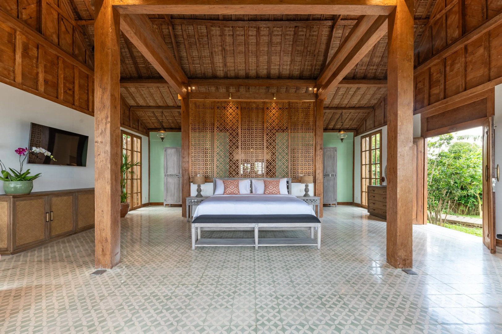 Курортный отель Resort Umah  Lusa