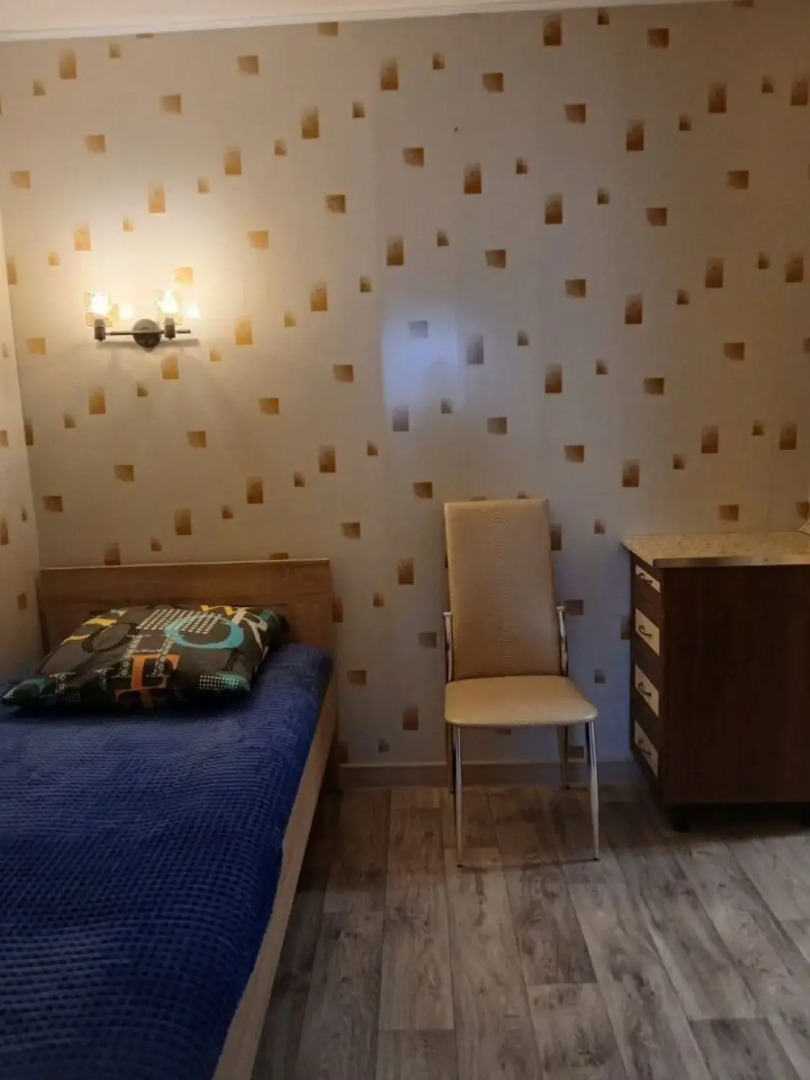 Частный Дом в Центpе Дeревни Взвад