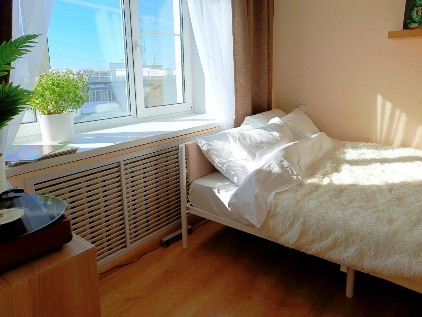 Квартира Светлая и уютная квартира с ламповой атмосферой и видом на закат