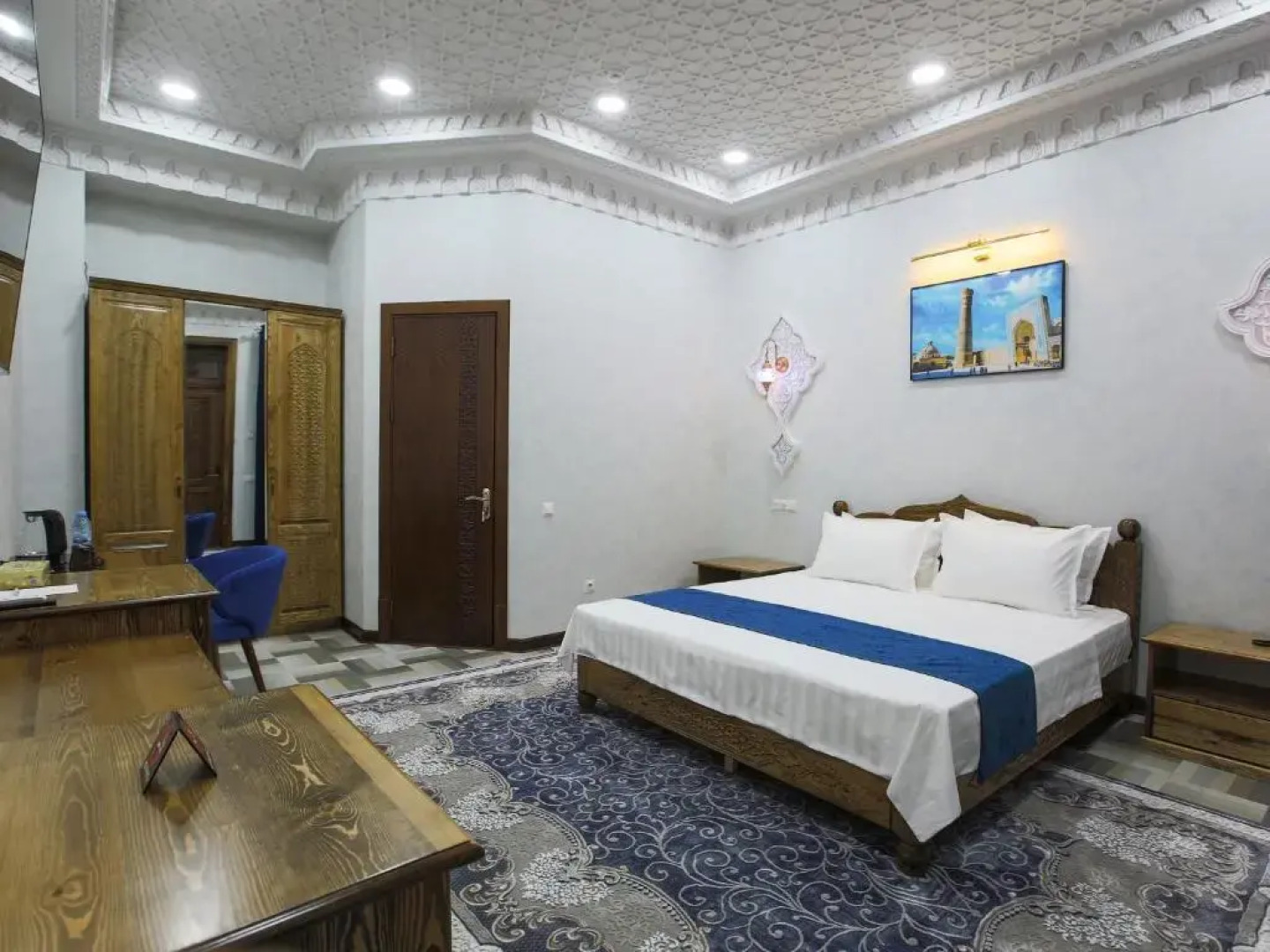 Отель Paradise Plaza Luxury