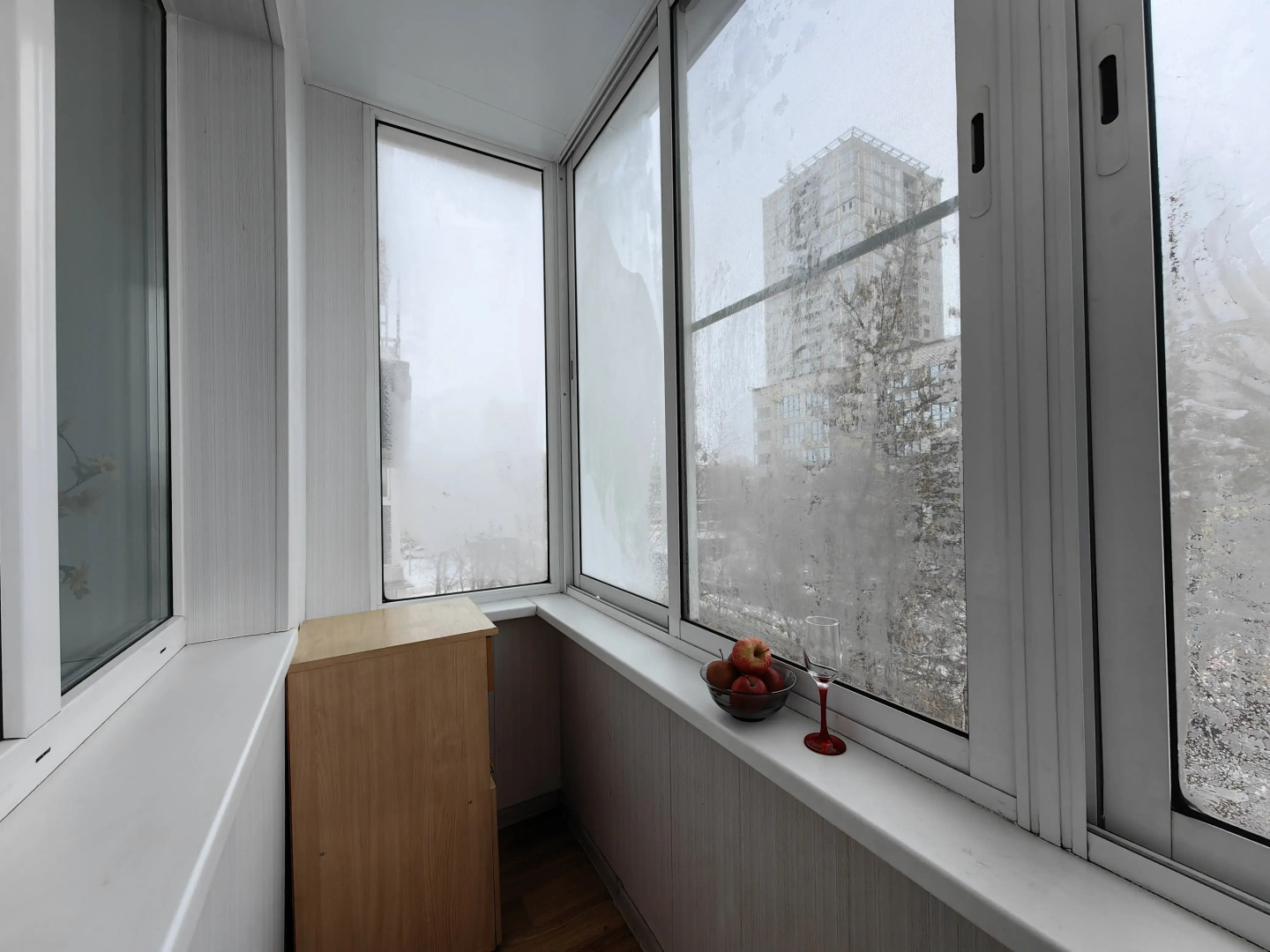 Квартира-студия с балконом на Синельникова 1