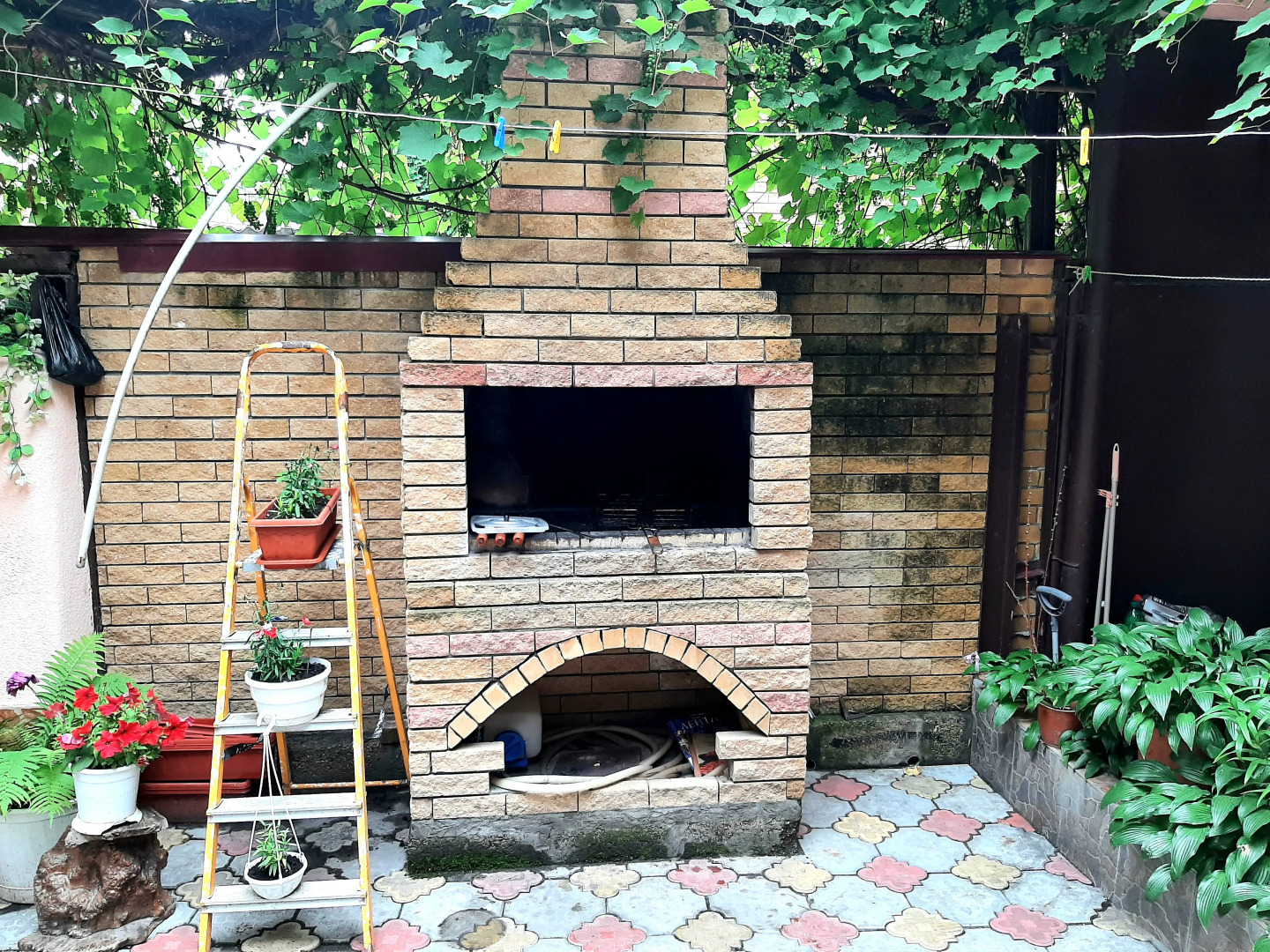 Квартира двухкомнатная на втором этаже