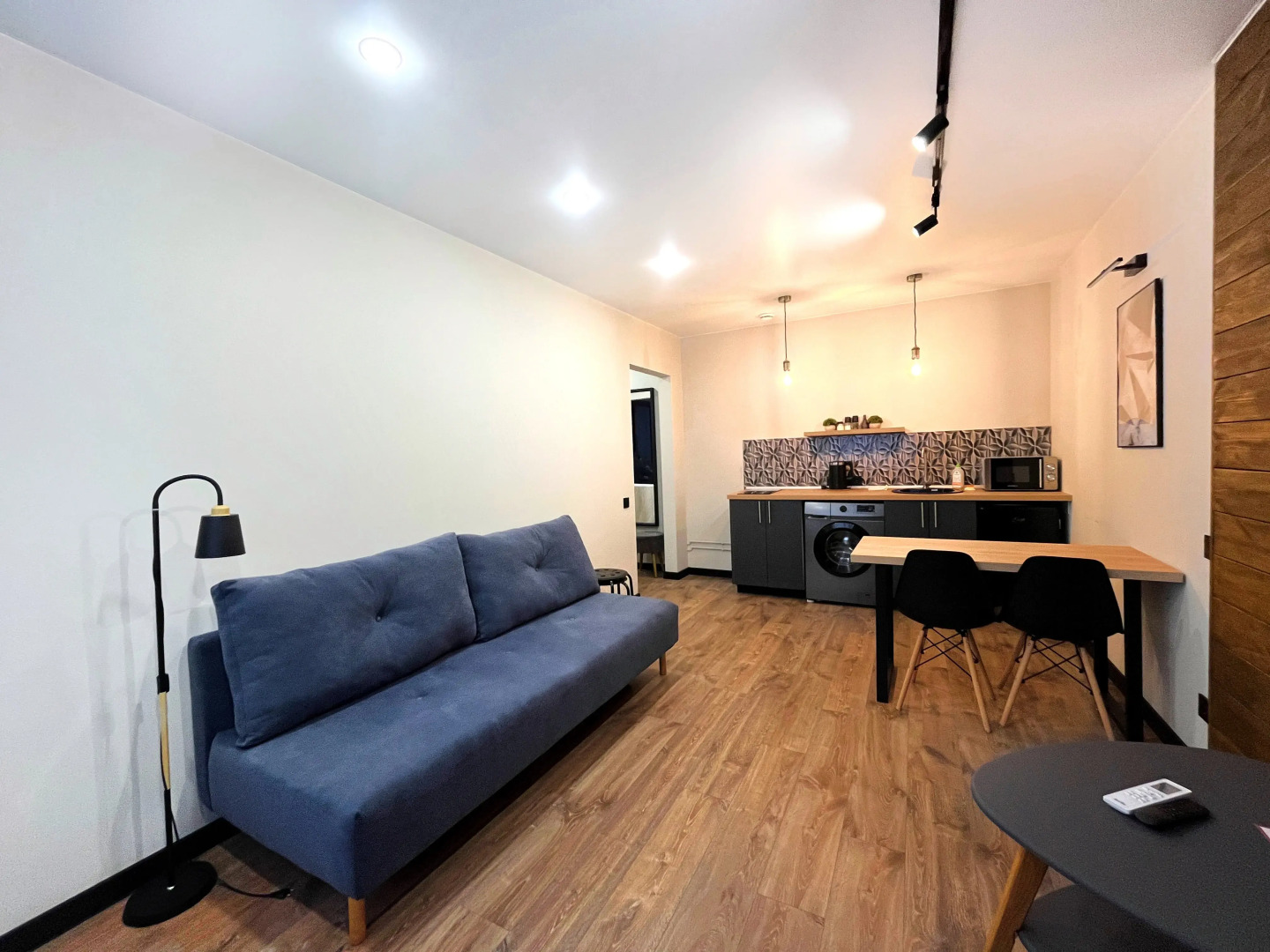 Апартаменты Unique Apart Юпитер 2 напротив МЧС, рядом с Мариинским театром и Кассационным судом на Красной 12