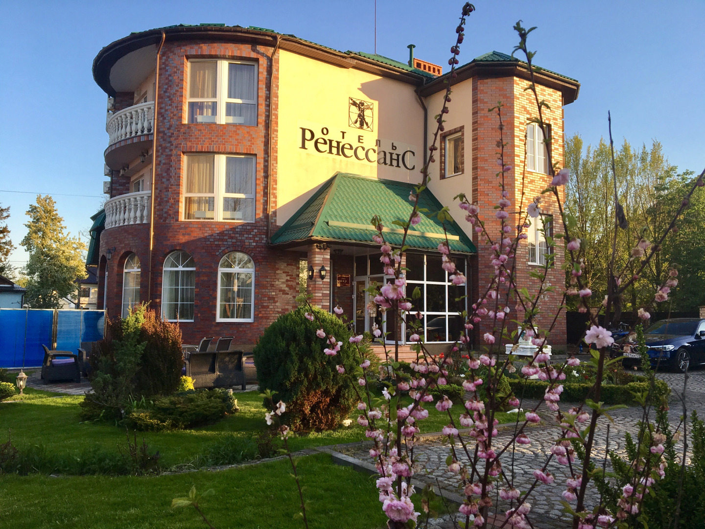 Отель Ренессанс