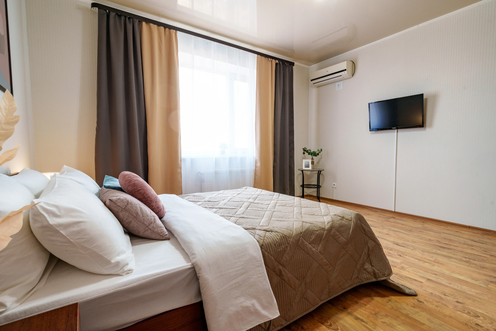 Квартира двухкомнатная Апарт-Отелика в Шаговой Доступности к Парку Галицкого