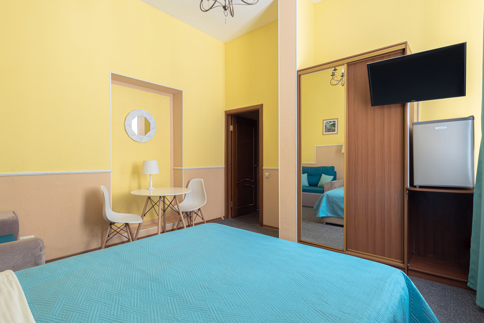 Отель Искра