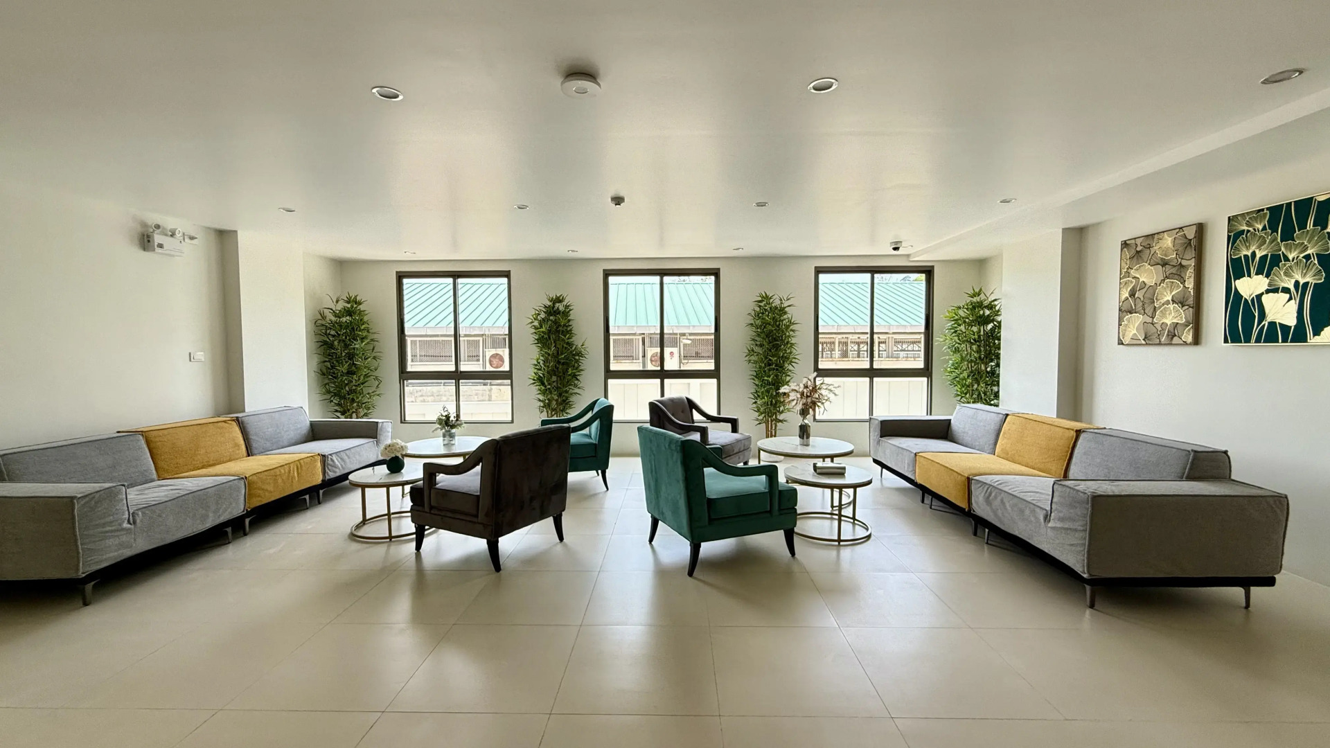 Квартира Просторная однушка у моря с бассейном и WiFi 500 мбит/с