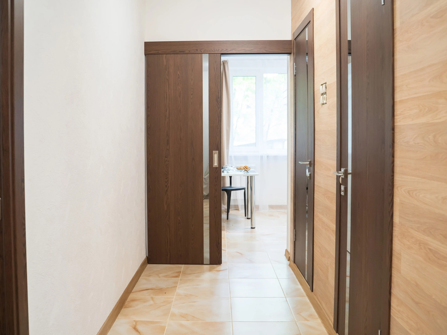 Квартира Просторная Двухкомнатная Natali на метро Пражская