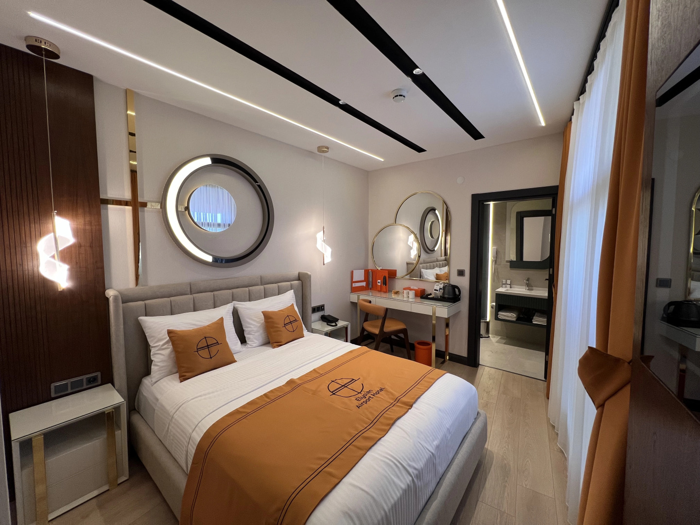 Hotel Elysian Airport