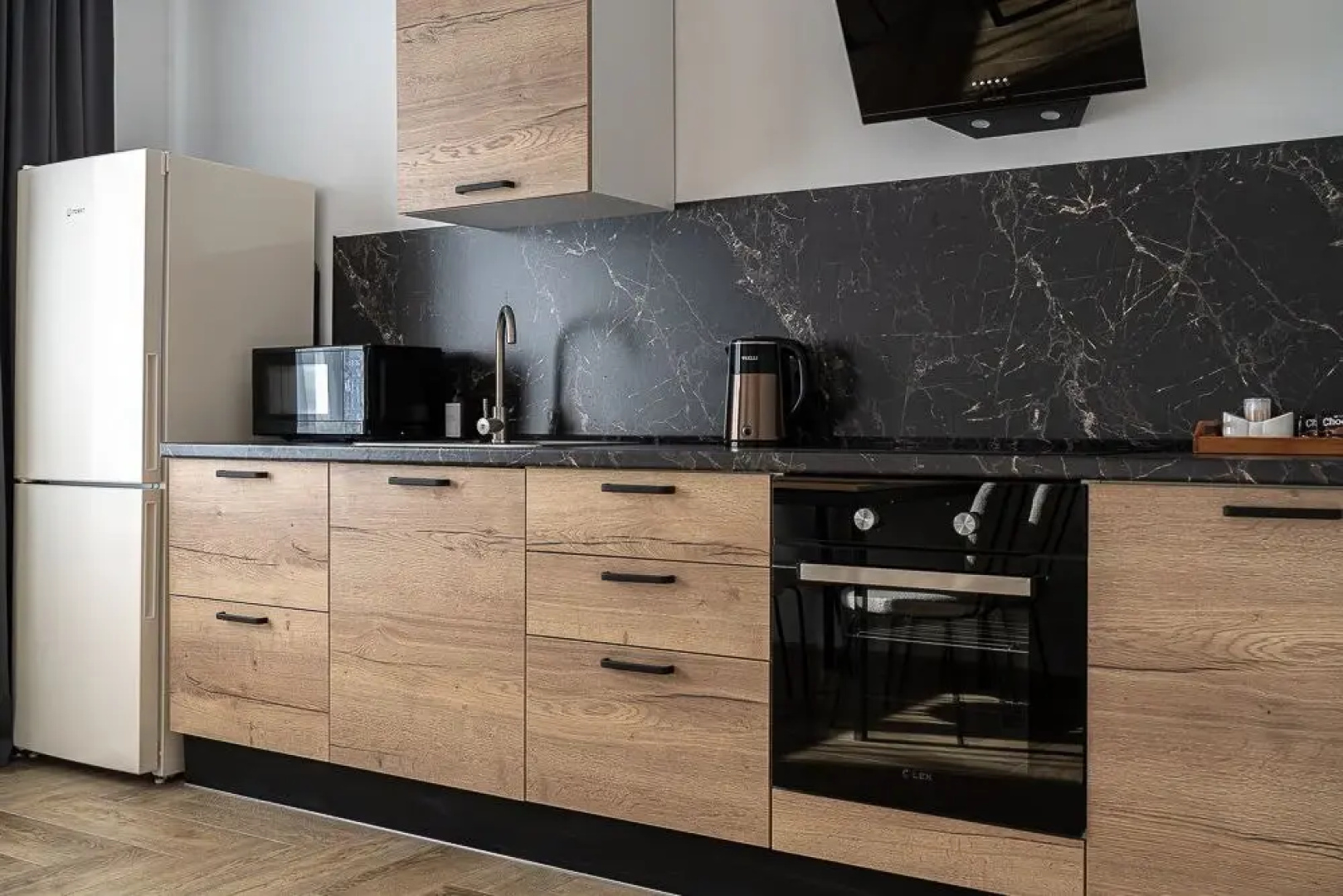 Апартаменты Monochrome от Сети Good Vibes Apartments