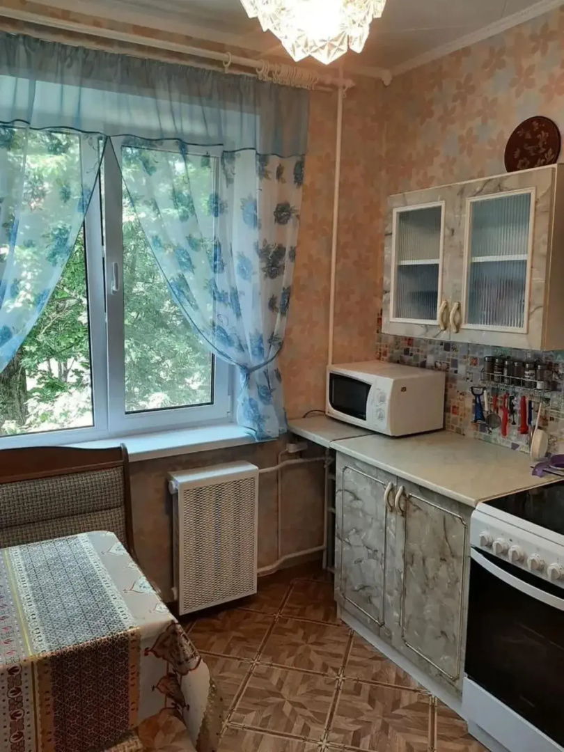 Квартира 1-й Микрорайон 8