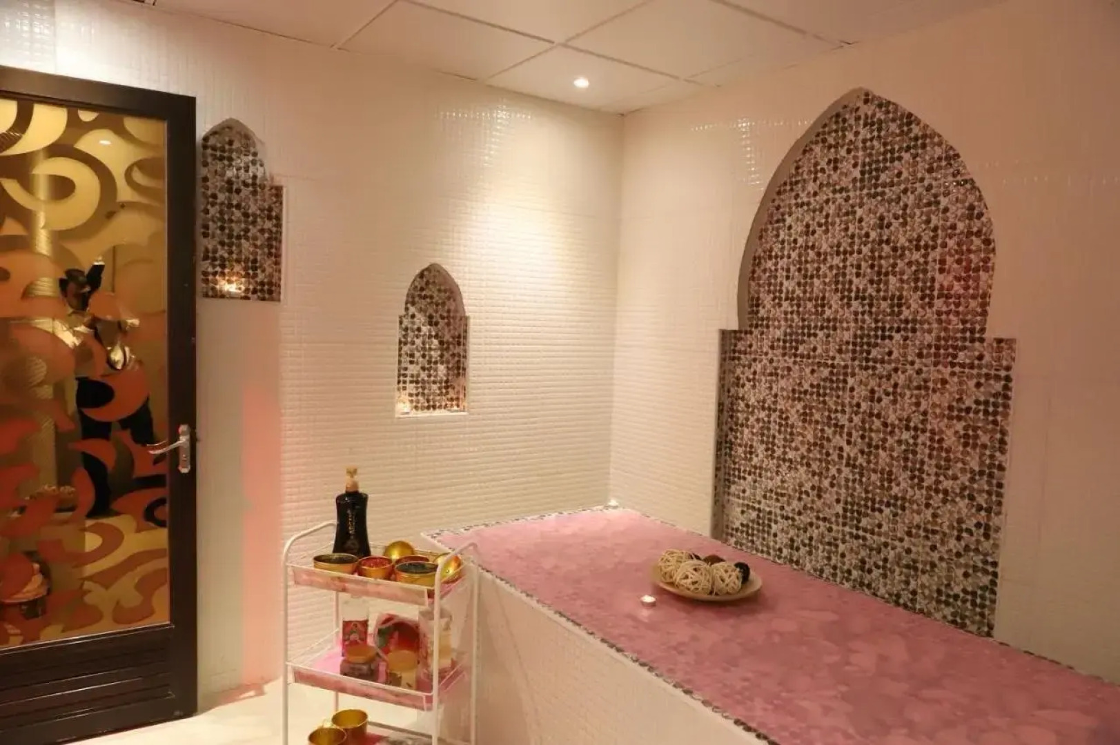 Отель Golden Tulip Media