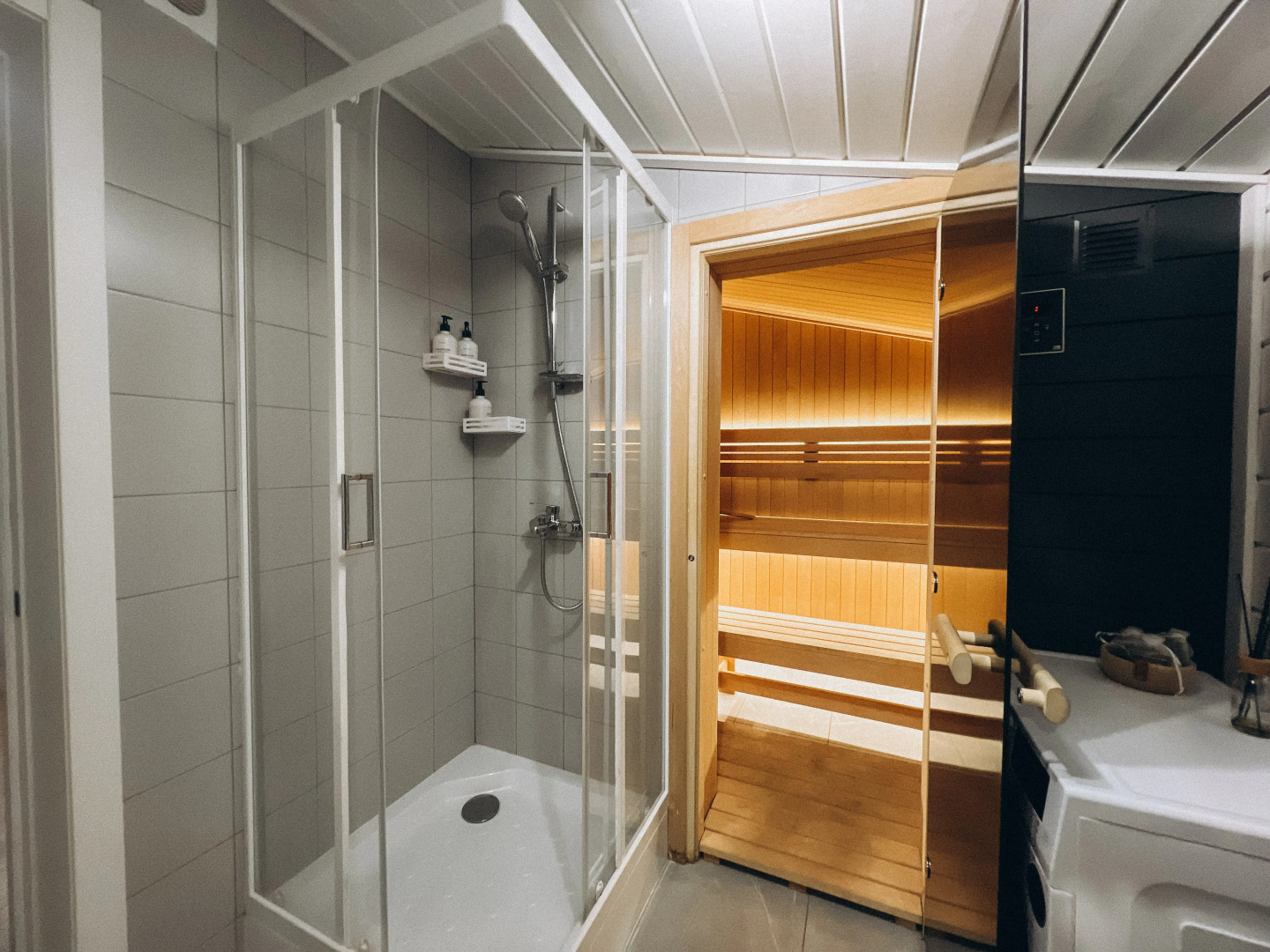 Частный дом с гриль-мангалом, сауной и большой террасой