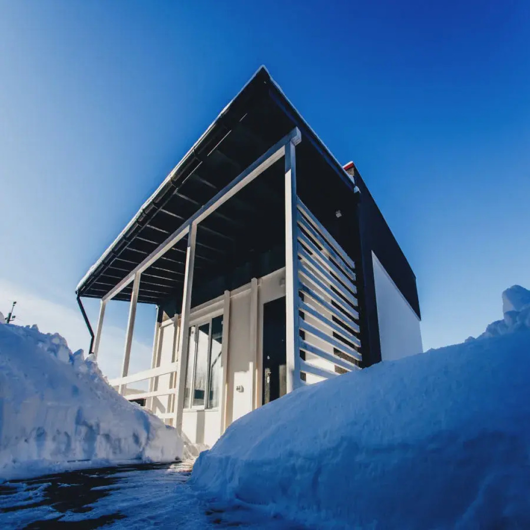 Частный дом за городом Монотель зелёный дом