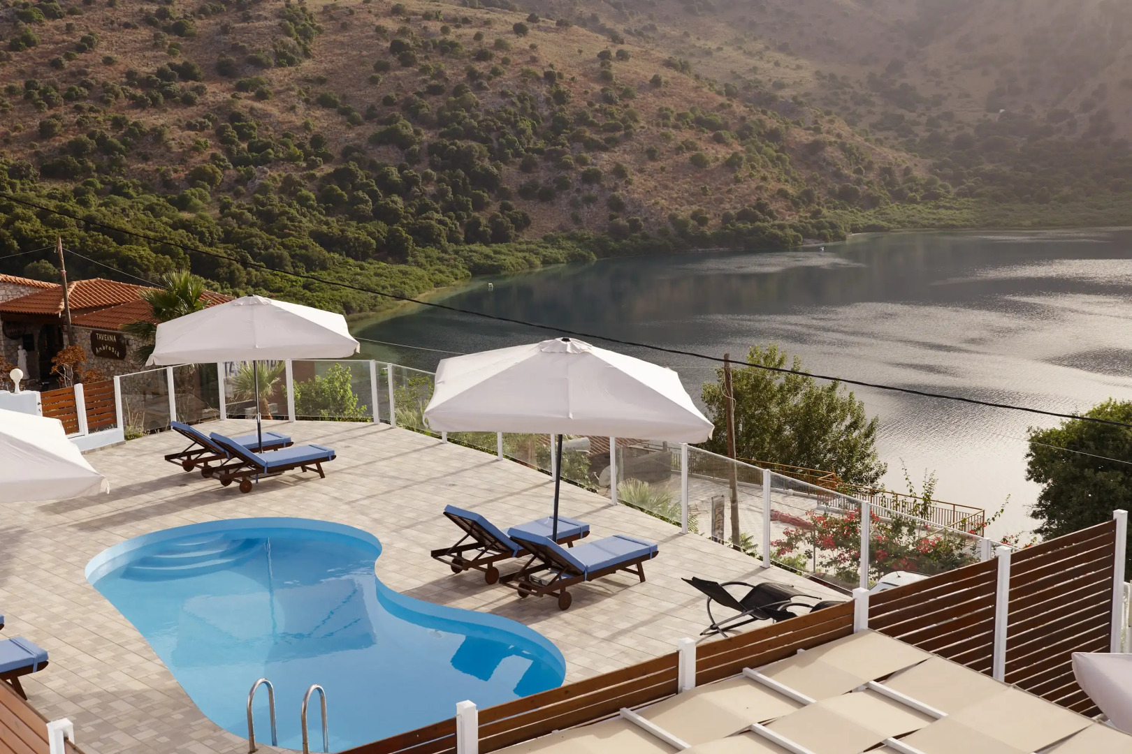 Отель Lake View Suites