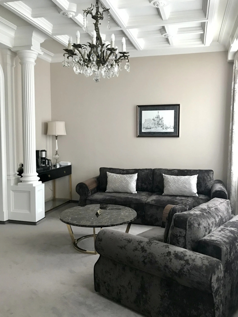 Отель Амбассадори