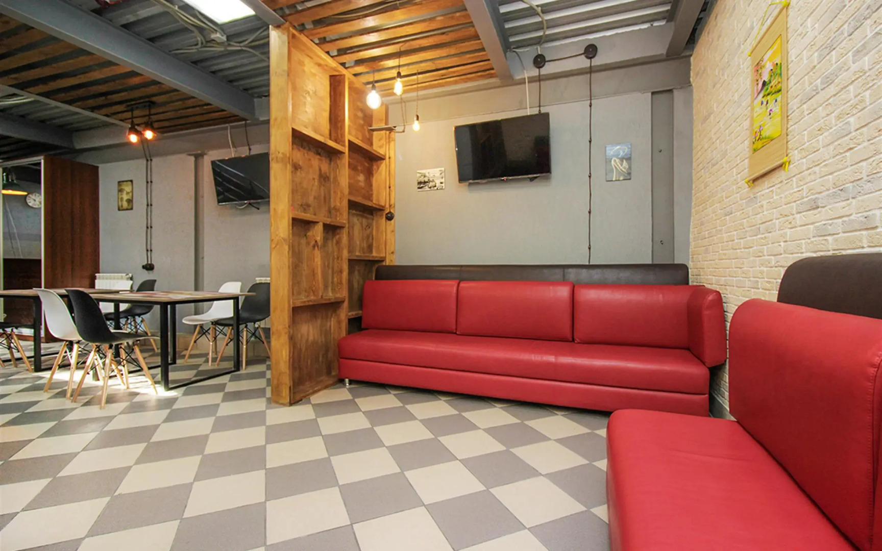 Хостел Планета