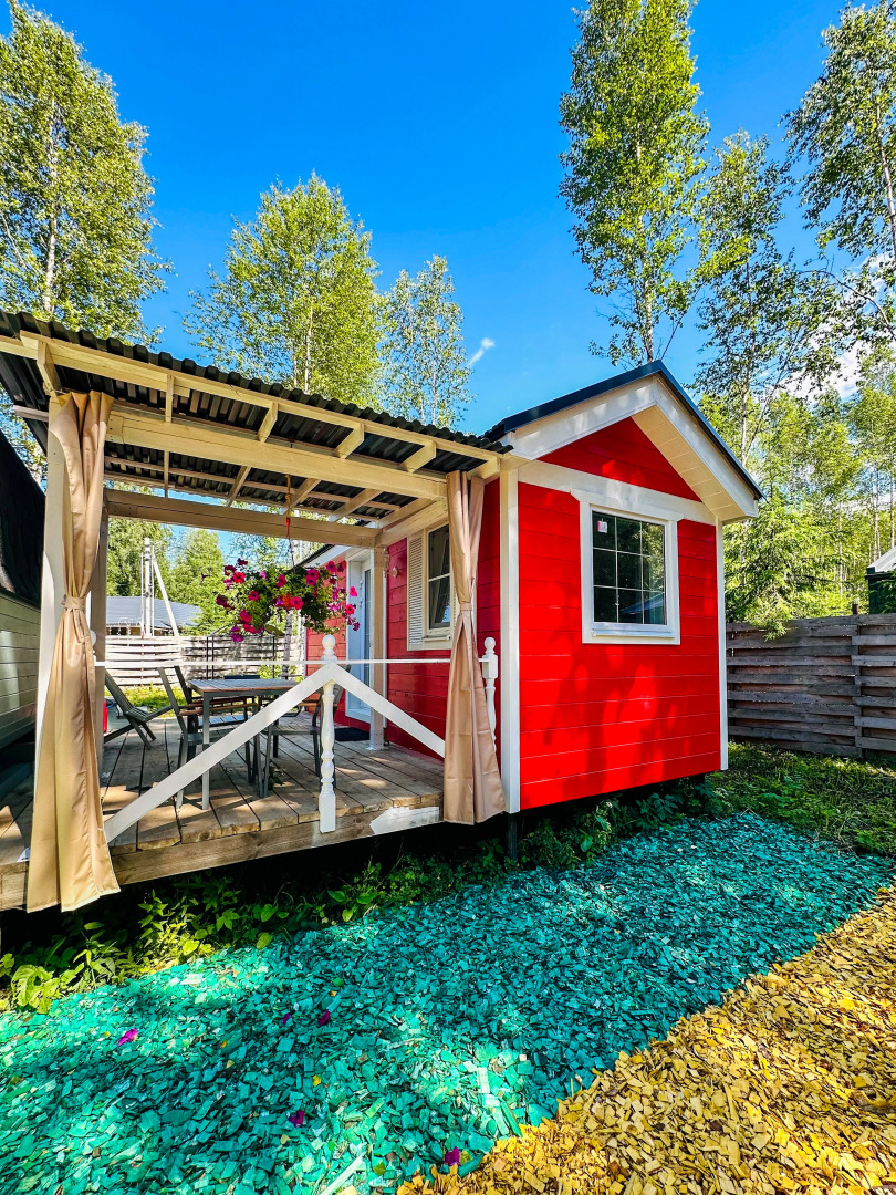 Шале Красный домик в лесу на Живописной улице