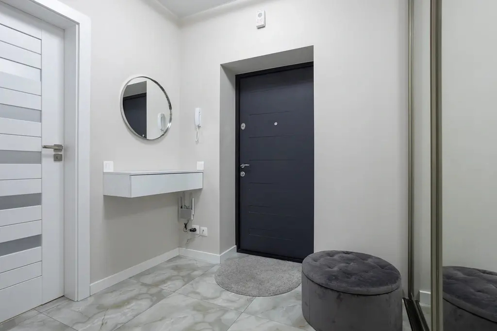 Апартаменты Алиса в Центре на Уральской 20