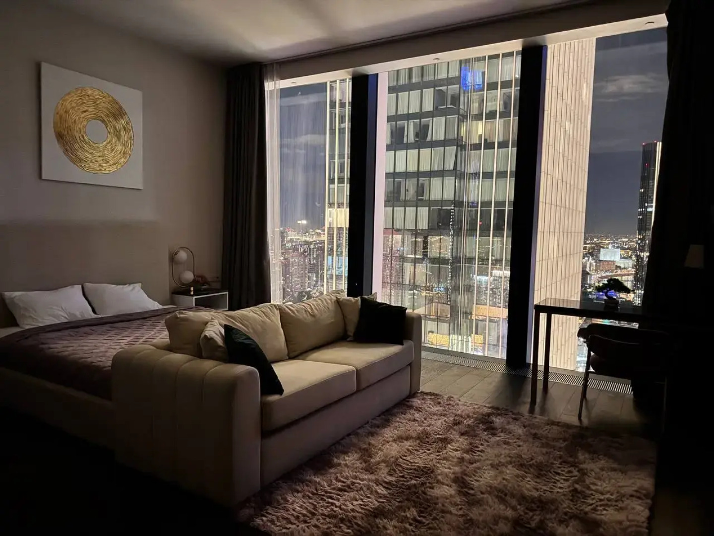 Апартаменты Sky City Moscow LUX Студия с большим окном с видом на все башни и город!