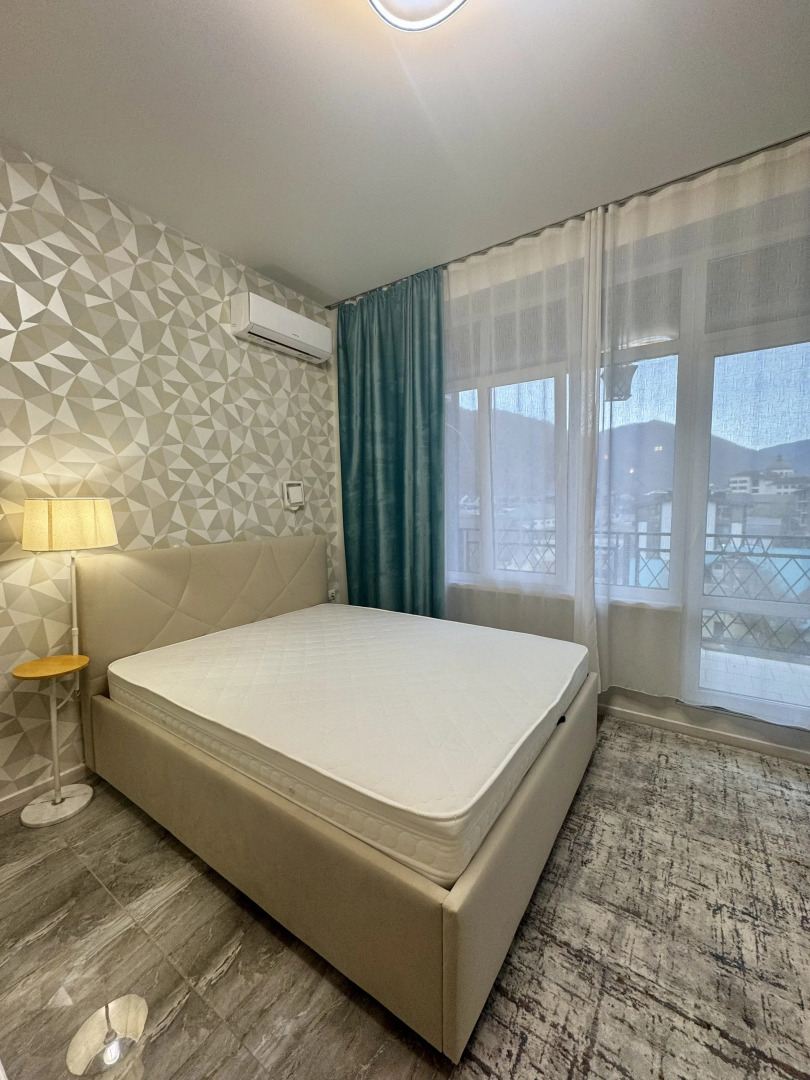 Квартира Просторная студия с террасой напротив отеля Мариотт