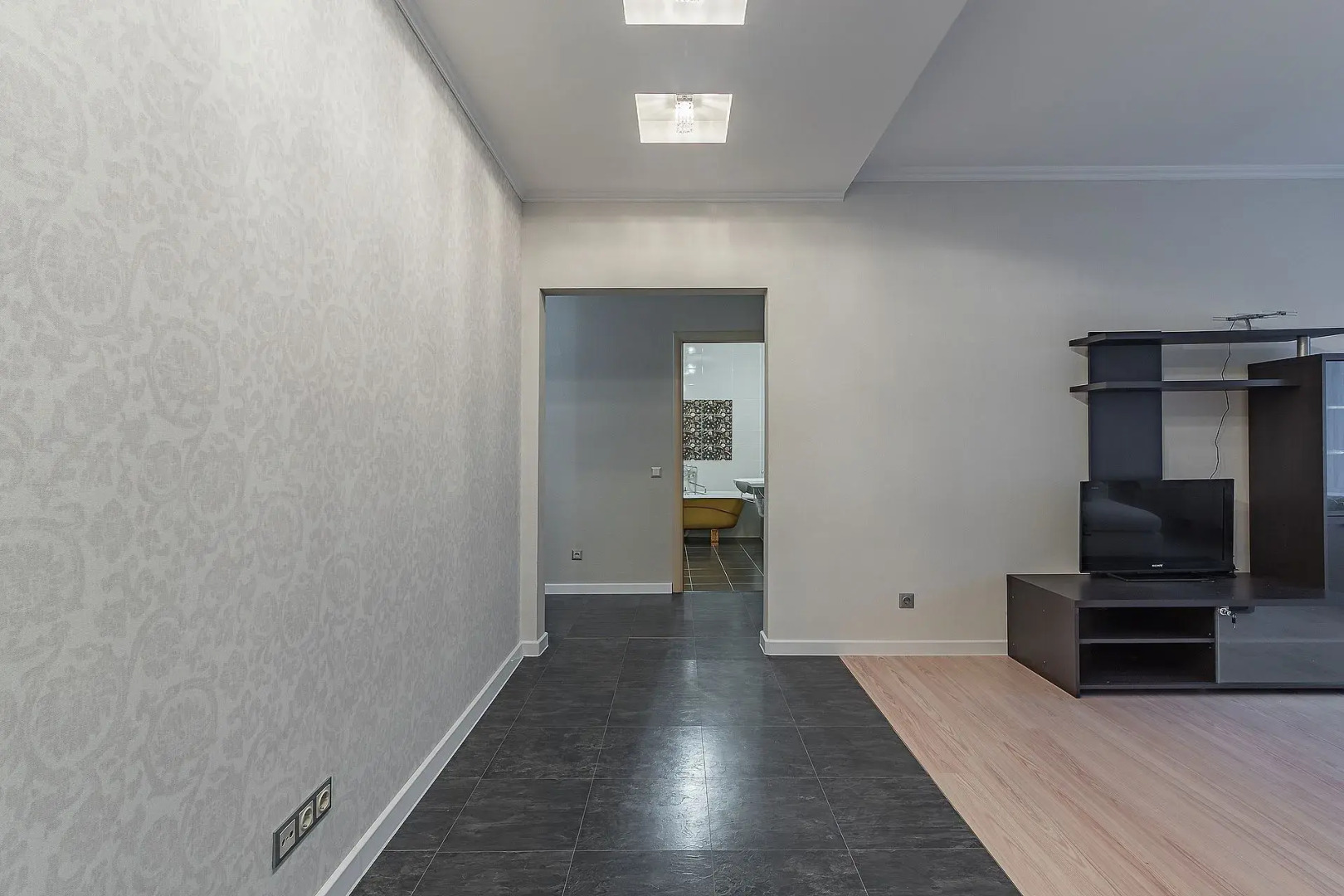 Просторная квартира в Центре Города с подземным паркингом