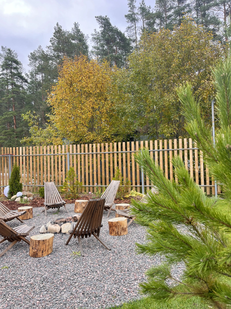 Частный дом в соснах