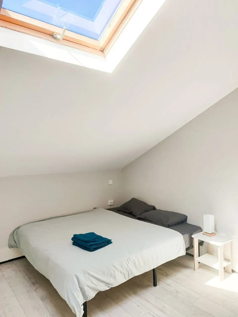 Частный дом Дом с панорамными окнами, 3 спальнями и сауной