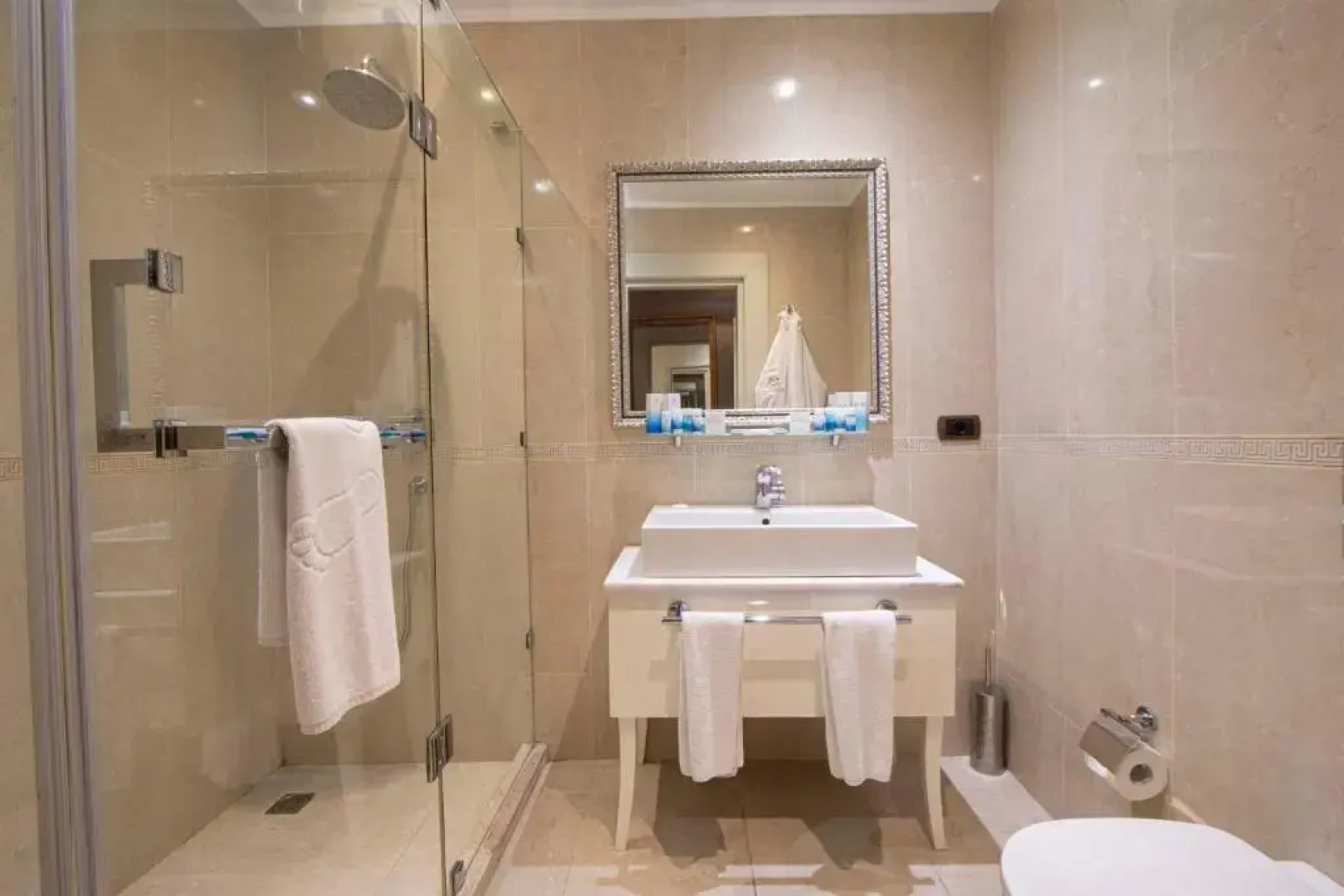 Отель Sapphire Inn