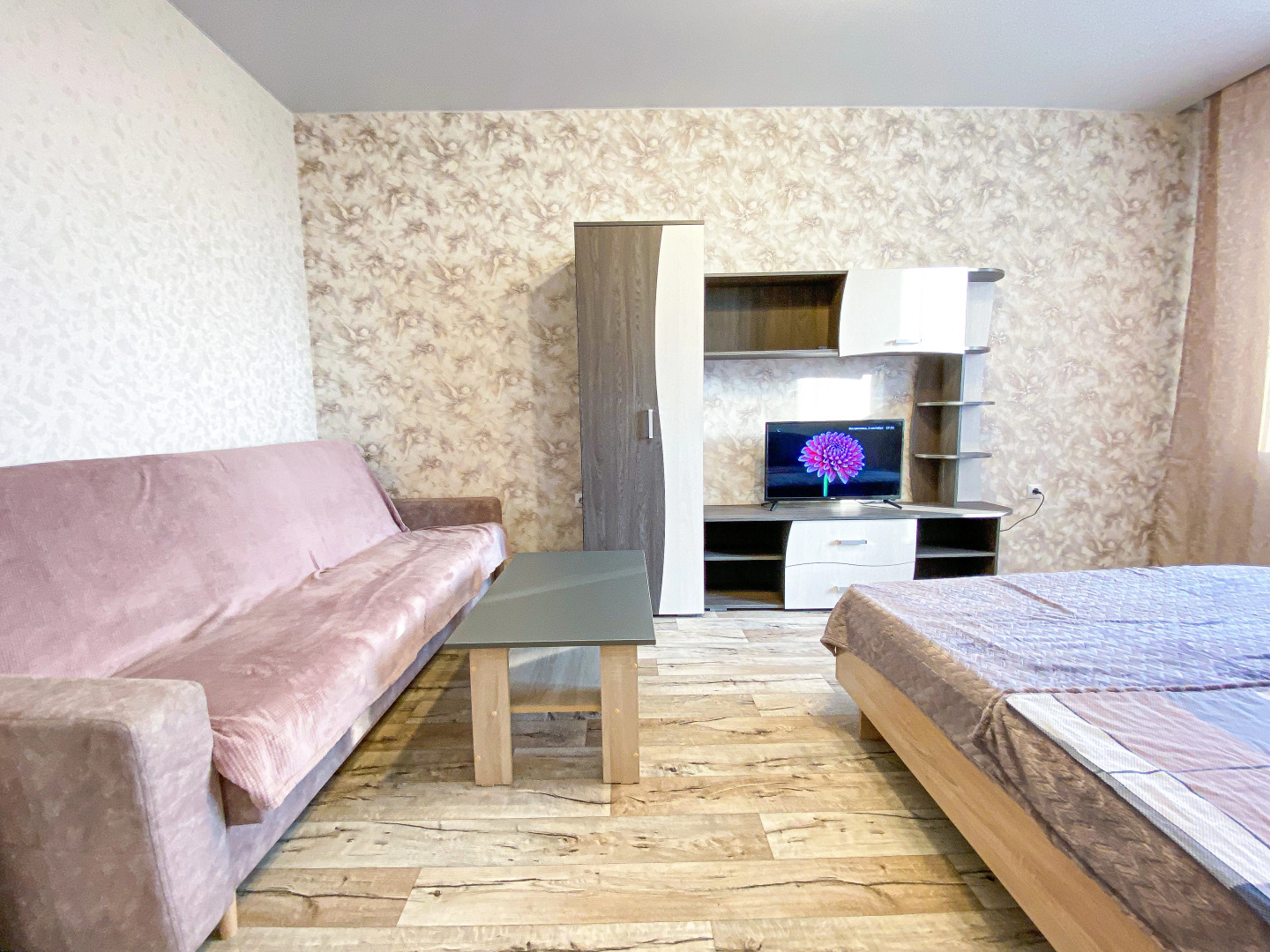 Квартира Апартаменты с Шикарным Видом из Окна на ул. Селезневской.