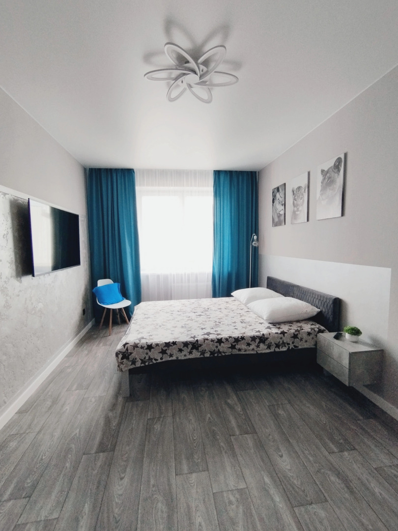 Квартира Уютная с двумя спальнями и удобным выездом в сторону моря