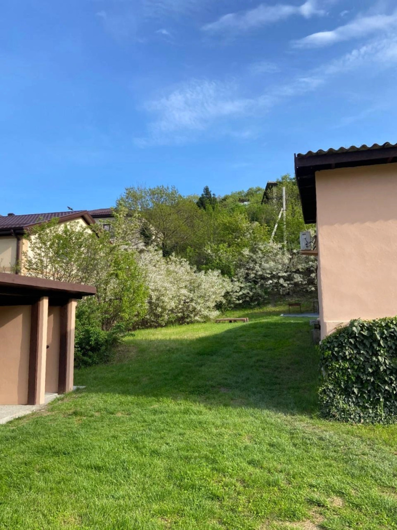 Частный дом Половина дома с отдельным входом и своей частью двора, у моря, с мангалом, гамаком