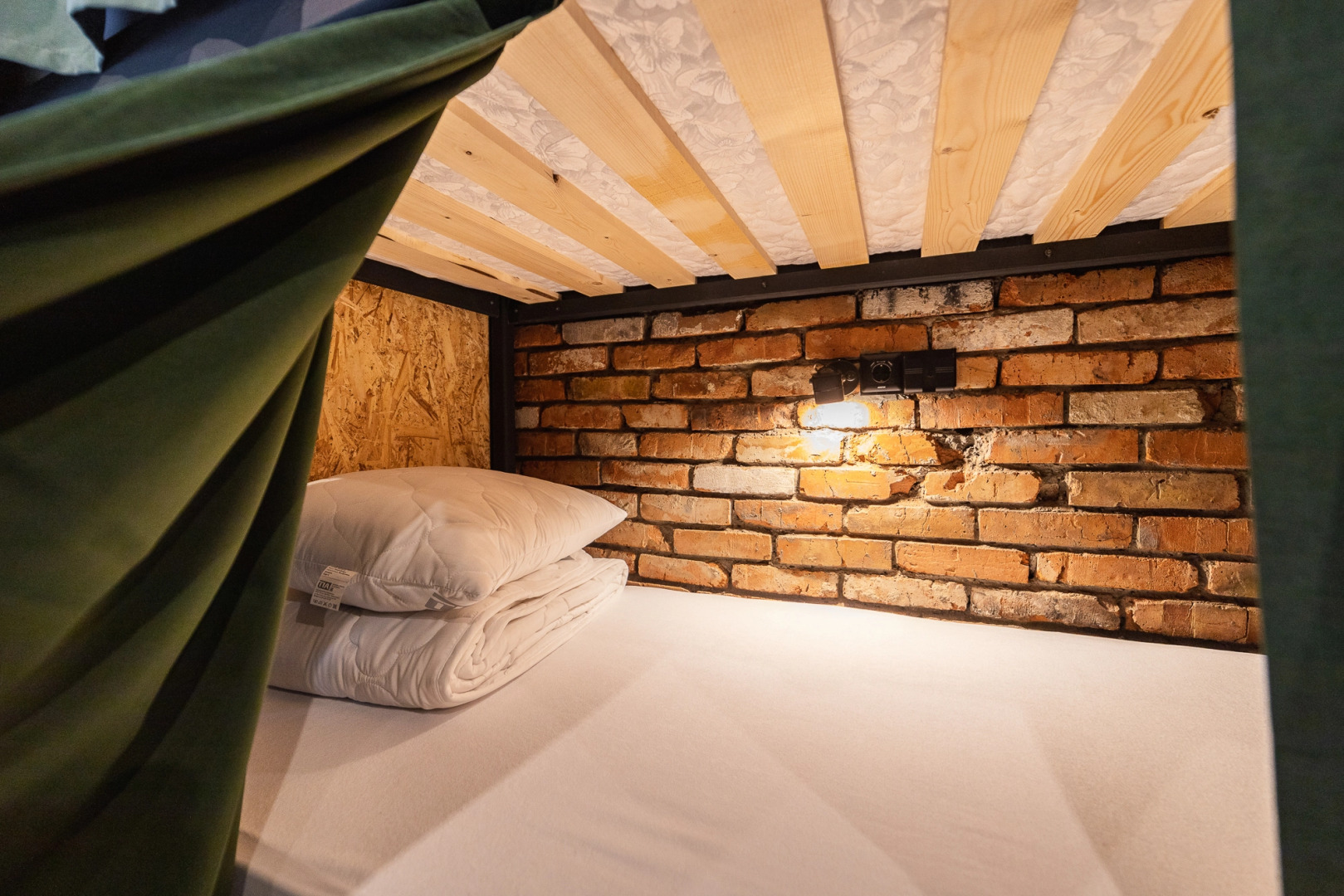 Хостел и Точка